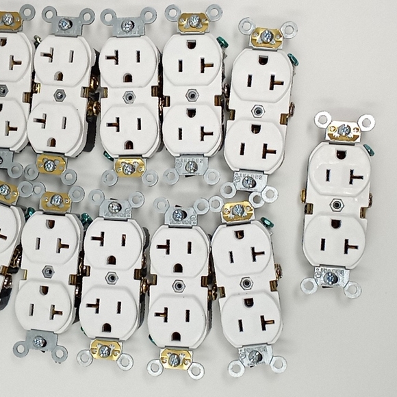 Leviton Back & Side Wire Outlets 20 A-125 V Set of 11 - Picture 7 of 8
